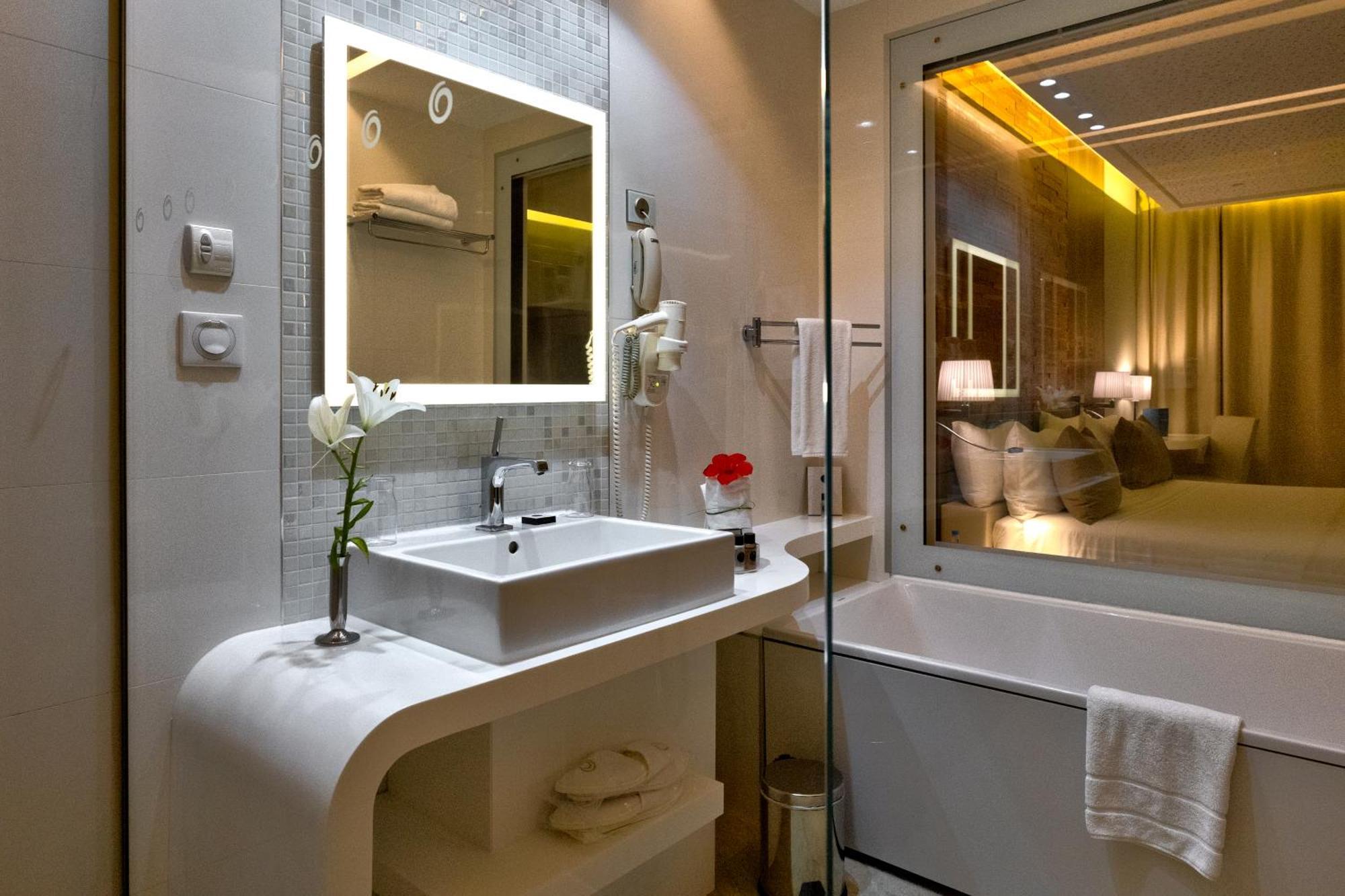 Hotel La Cigale Tabarka Exterior foto Bathroom