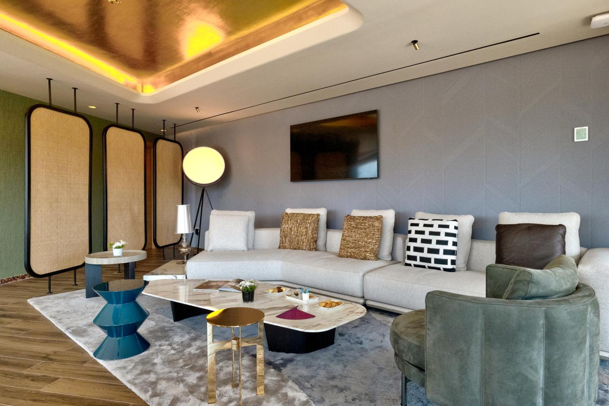 Hotel La Cigale Tabarka Exterior foto The living room of a suite at the Ritz-Carlton, DIFC
